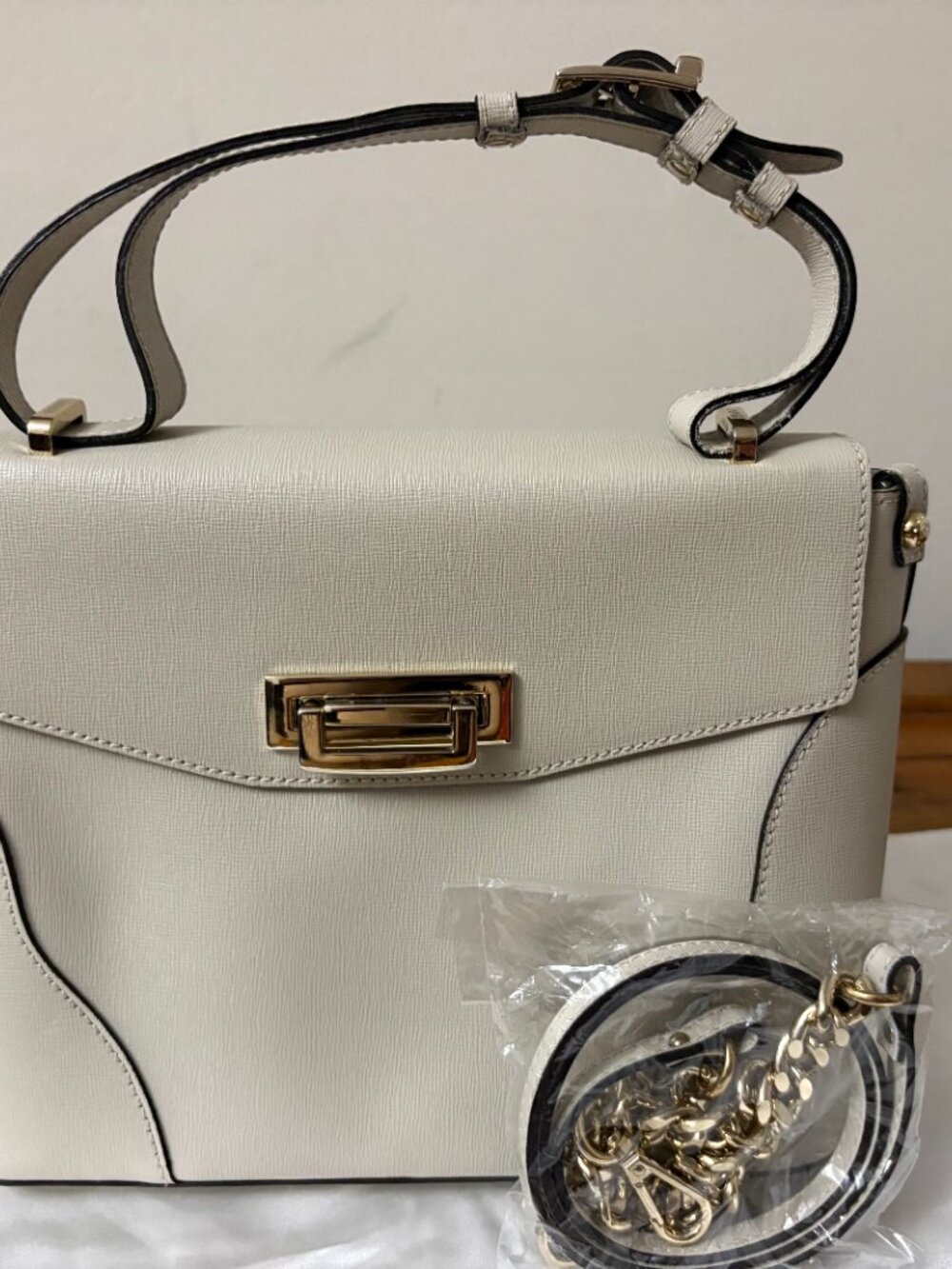 Ripani of Italy Leather Cream Color Kelly Style Purse – Like New